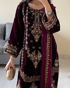 Nueva Colección de Salwar Kameez para Mujer, Diseño de Moda, Tela de Viscosa con Bordado Intenso, Lavable a Máquina, Precio de Mayoreo - Product Image 4