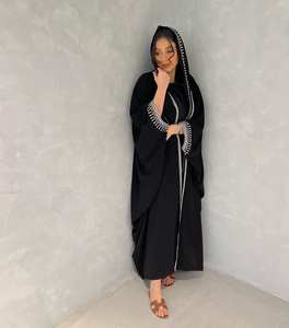 Abaya Dubaï en soie noire de haute qualité, à manches longues, anti-rides, avec de belles broderies blanches, tenue de prière musulmane traditionnelle - Product Image 1