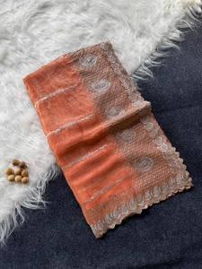 Saree de seda pura de Jimmychoo con hermoso trabajo de bordado Zari y trabajo de diamantes en todo el sari con blusa de trabajo para correr - Product Image 2