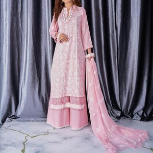 Shalwar Kameez costumes en soie pour femmes musulmanes pour le mariage et la fête, couleur personnalisée, motifs traditionnels modernes de haute qualité. - Product Image 3