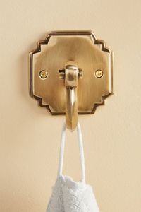 Gancho de Pared de Aluminio Ornamental Único con Acabado Rústico Perfecto para Porches al Aire Libre, Patios y Espacios Cubiertos - Product Image 2