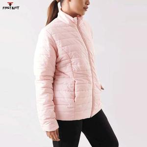 Veste matelassée pour femme, design populaire, imperméable, respirante, en coton épais, coupe-vent, longue, fabriquée au Pakistan - Product Image 2