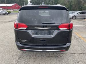 Chrysler Pacifica Touring-L d'occasion 2017 à bas prix à vendre - Product Image 5