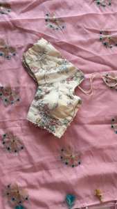 ผ้าซารีผ้าไหมผสมฝ้ายเนื้อหนา ปักลายผีเสื้อ พร้อมพู่ห้อย ผ้าซารีเนื้อหนาสำหรับผู้หญิงอินเดีย มีสินค้าในสต็อก - Product Image 3