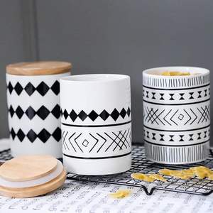 Pot en céramique pour le rangement de la cuisine et l'organisation des aliments, pot en céramique élégant pour la maison et la table à manger, design personnalisé et prix bas - Product Image 1