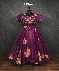 Gherdaar lehenga choli ดีไซเนอร์: ซิลลูเอทที่มีเอกลักษณ์เพื่อการออกแบบที่โดดเด่นและดูดีสำหรับทุกรูปร่างที่สวยงาม - Product Image 5