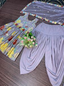 Top Georgette pesado de 3 colores de nuevo diseñador con traje Dhoti Ropa india y pakistaní - Product Image 6