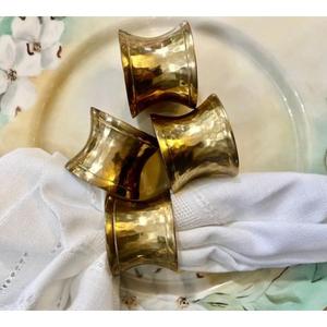 Anneaux de serviette en laiton de haute qualité avec finition martelée et ajout de texture et d'élégance à toute occasion de dîner formelle - Product Image 3