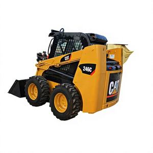 Chargeuse compacte sur pneus CAT 246C d'occasion à bas prix, 59 CV, 44 kW, godet de 0,6 m³, idéale pour les travaux en espace restreint - Product Image 1