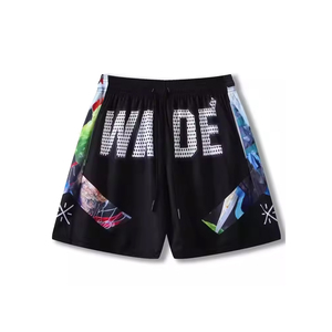 Wade Mesh personnalisé pour hommes en noir uni avec cordon de serrage à la taille courte, séchage rapide et léger Fitness Running Shorts pour hommes - Product Image 1
