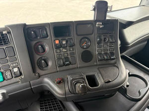 Camión de plataforma Scania 2002 con grúa, 8x2, plataforma abatible, capacidad de carga previa de 50T, construcción de acero, origen EE. UU., L10000xW2550xH3600 - Product Image 4