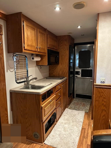 NOUVEAU RV F-R-E-I-G-H-T-L-I-N-E-R RV C-O-L-U-M-B-I-A 120 MODÈLE 2003 AVEC HAUTES PERFORMANCES DISPONIBLE À LA VENTE - Product Image 4