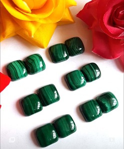 Coussin de Cabochon en vrac lisse de pierre gemme de Malachite naturelle de haute qualité en forme pour la fabrication de bijoux de Yoga de père de mère - Product Image 1