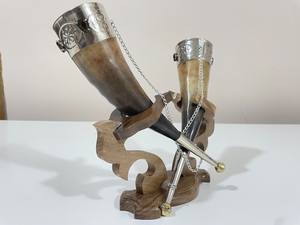 Cuerno Medieval para Beber de Alta Calidad, 100% Seguro para Alimentos, Latón con Concha Pulida y Soporte de Hierro, Artesanía Natural para Decoración Navideña - Product Image 2