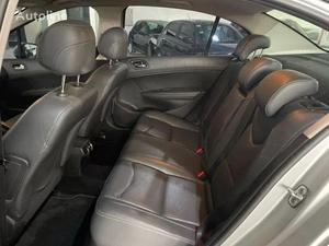 2017 Peugeot 404 Sedán - Product Image 5