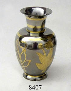 Florero de aluminio único con acabado de latón martillado y natural, florero hecho a mano para decoración del hogar y el jardín - Product Image 6