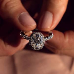 Bague de fiançailles en diamant naturel taillé ovale 3 CT certifiée IGI pour femme F/VS1 bijoux pour anniversaire de mariage cadeau parfait pour elle - Product Image 6