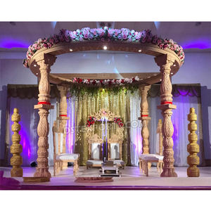 Impresionante Mandap de Madera para Bodas Gujarati, Decoración de Mandap de Madera para Bodas Gujarati, Mandap con Aspecto de Madera para Bodas en Interiores en el Reino Unido - Product Image 1