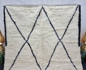 Vente en gros de tapis marocain authentique Beni Ourain tapis oriental berbère 100% tissé à la main en laine naturelle tapis uni blanc et noir - Product Image 5