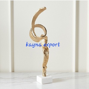 Sculpture de feuille plaquée or de luxe, support en aluminium, artisanat en métal, objet décoratif, design scandinave, écologique, bureau, salon - Product Image 5