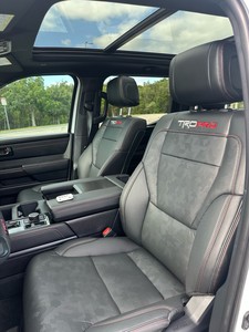 TO-YO-TA TU-ND-RA CR-EW-MAX TRD PRO 2025 EN EXCELLENT ÉTAT, TOIT PANORAMIQUE, TRANSMISSION AUTOMATIQUE - Product Image 5