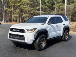 Toyota 4Runner Hybrid Trailhunter 4WD 2025 Usado en Buen Estado - Product Image 2