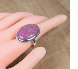 Bague en rhodonite rose naturelle en argent sterling 925 bijoux en pierres précieuses faits à la main cadeau de Noël pour elle - Product Image 1