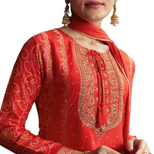 Costume de palazzo Bandhani en soie rouge avec broderie, vente en gros de vêtements ethniques pour femmes, usine de vêtements OEM, fournisseur en vrac, fabricant - Product Image 3
