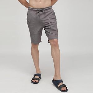 Short en coton mélangé pour hommes fabriqué sur mesure, offre une variété de shorts personnalisés pour la plage, la salle de sport et le yoga. - Product Image 2