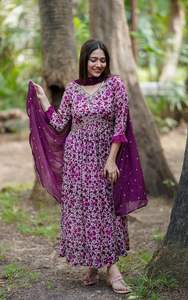 2024 High Quality <b>Indian</b> Pakistan Women Kurti Set Traditional Muslin Silk Kurtis Hot Selling Pieces Collection <b>for</b> Women India - Product Image 3