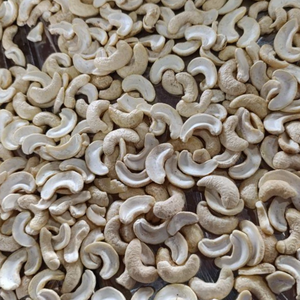 เมล็ดและเม็ดมะม่วงหิมพานต์ Kaju LP SP - Product Image 1