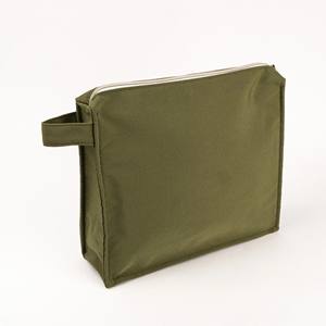 Bolsa de viaje duradera de nailon con cremallera para maquillaje, cosméticos y artículos de tocador - Product Image 2