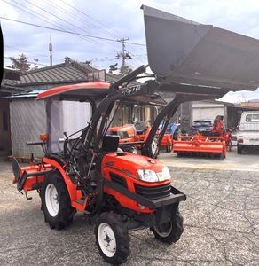 Tracteur agricole diesel compact 4x4 pour petites exploitations, vergers, jardinage et travaux de champ. - Product Image 6