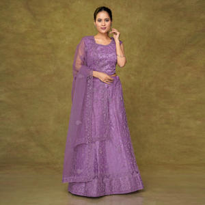 ชุดเลเฮนกาโชลีสำเร็จรูปสุดหรู พร้อมงานปักประณีตและผ้าคลุมไหล่เข้าชุด เหมาะสำหรับงานแต่งงาน - Product Image 1