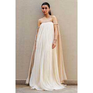 Vestido Elegante de Chifón Calypso con Cuello Bardot, Cintura Imperio, Silueta Recta y Capa Transparente - Product Image 1