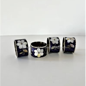 Servilletas de nácar de resina hechas a mano de alta calidad, anillos, negro y Pantone con remolinos, diseños de purpurina, estilo Ángel para cenar - Product Image 5