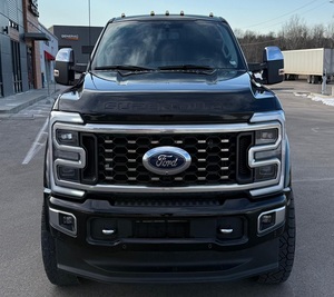 รถฟอร์ด F-450 Super Duty Limited 4x4 ปี 2024 มือสอง ไมล์น้อย เครื่องยนต์สมบูรณ์ ระบบเกียร์อัตโนมัติ หลังคาพาโนรามา ไฟ LED พร้อมส่ง - Product Image 1