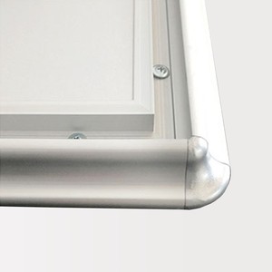 K12060 Miroir LED intelligent de salle de bain minimaliste en verre illuminé avec éclairage LED à des fins décoratives - Product Image 5