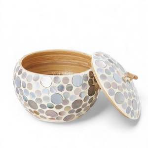 กระปุกเปลือกหอยมุกฝังมุก งานฝีมือสไตล์โบฮีเมียน ภาชนะอเนกประสงค์สำหรับตกแต่งบ้าน วางบนโต๊ะ ผลิตในเวียดนาม - Product Image 2