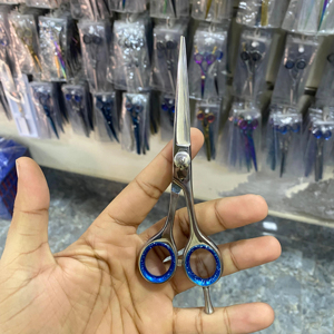 Vente en gros de ciseaux mixtes variété de meilleure qualité à bas prix pour fournitures de salon de coiffure lame en acier inoxydable avec pointe pointue - Product Image 5