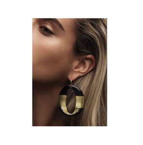 Boucle d'oreille en corne de buffle moderne pour femme, bijoux Design pour fille et femme, couleur blanche naturelle - Product Image 5