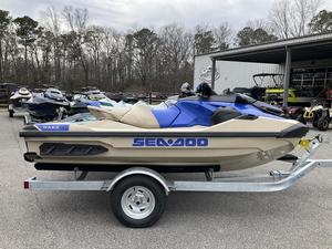 Nueva Moto Acuática Sea-Doo Wake Pro 230 2024 con 226-300HP, 3 Asientos y Construcción de Fibra de Vidrio - Product Image 2