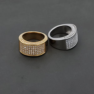 Anillos de joyería fina con tachuelas de diamantes de moissanita totalmente helada de alta calidad para opciones de regalo de la India - Product Image 5