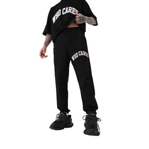 2024 nouveau dernier Design sérigraphié noir couleur survêtements pour hommes à manches longues hiver chaud formation survêtement - Product Image 1