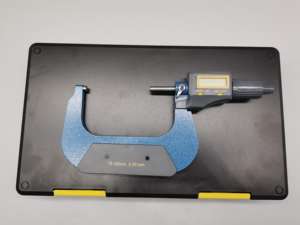 Digitale buitenmicrometer met hoge precisie, 75-100 mm, geschikt voor het meten van onderdelen in de auto- en ruimtevaartindustrie - Product Image 3