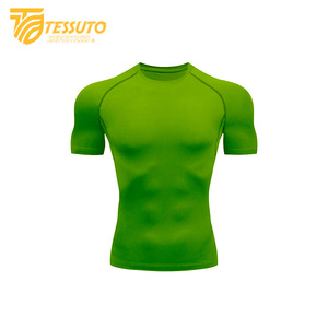 เสื้อแรชการ์ดสำหรับผู้ใหญ่ แบบยูนิเซ็กซ์ เป็นมิตรกับสิ่งแวดล้อม แห้งเร็ว ระบายอากาศได้ดี ป้องกันแบคทีเรีย ผลิตจากผ้าสแปนเด็กซ์และโพลีเอสเตอร์ แขนสั้น - Product Image 1