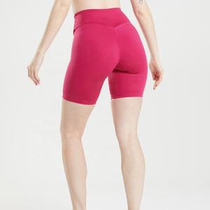Pantalones cortos de yoga personalizados al por mayor, sublimación de calidad superior, pantalones cortos de entrenamiento físico, yoga para mujeres, entrenamiento de fitness sin costuras - Product Image 3
