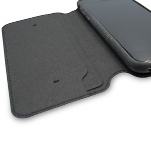 Custodia per telefono a conchiglia biodegradabile nera, ecologica, compostabile, riciclabile, con ricarica Qi - Product Image 3