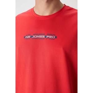 เสื้อยืดผู้ชาย Air Jones Fiesta Oversize Fit ผิวสัมผัสหนาพิมพ์ลาย - เสื้อยืดคอกลมแขนสั้นผ้าคอตตอนผสม - Product Image 3