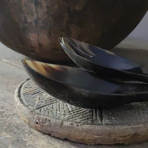 BOL EN CORNE DE BUFFALO NATUREL DE QUALITÉ ELEVATE Disponible dans toutes les tailles Artisanat en corne indienne Bol en corne décoratif pour la maison et - Product Image 4